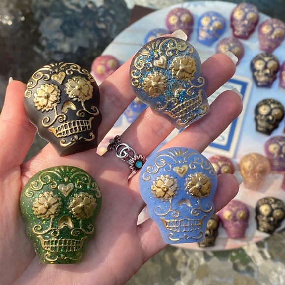 PACK OF 4 Magnets Sugar Skull Colorful Resin Art - Picture 11 of 16